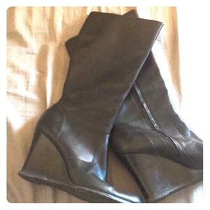❤️Almost New BCBGirls Wedge Boots❤️
